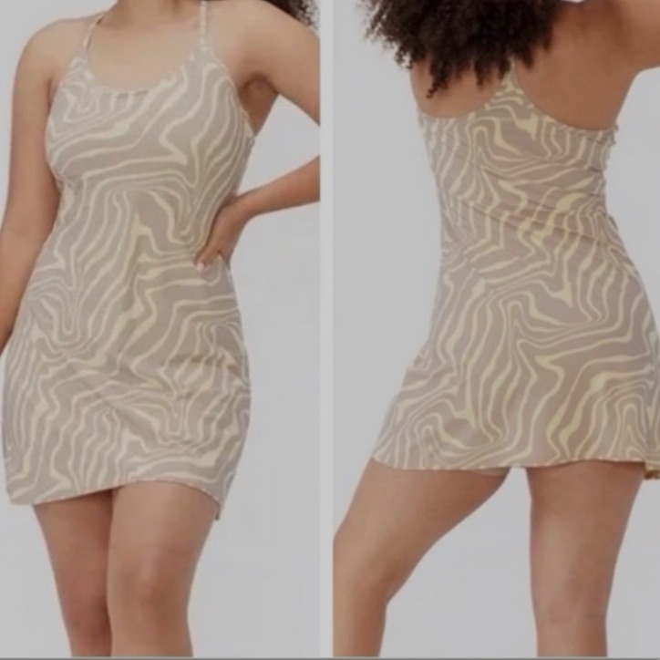 Outdoor Voices Exercise Dress Size M Beige & Yellow Swirl Print.